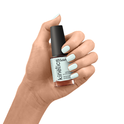 13050 knp676 kinetics mano 1 Esmalte de uñas SolarGel KNP676 Kinetics - Imagen 2